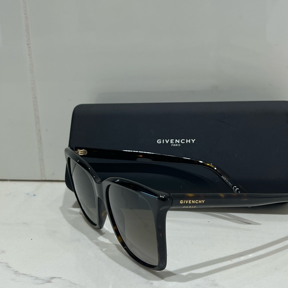 Givenchy Brown Tortoiseshell Sunglasses With Grad… - image 4